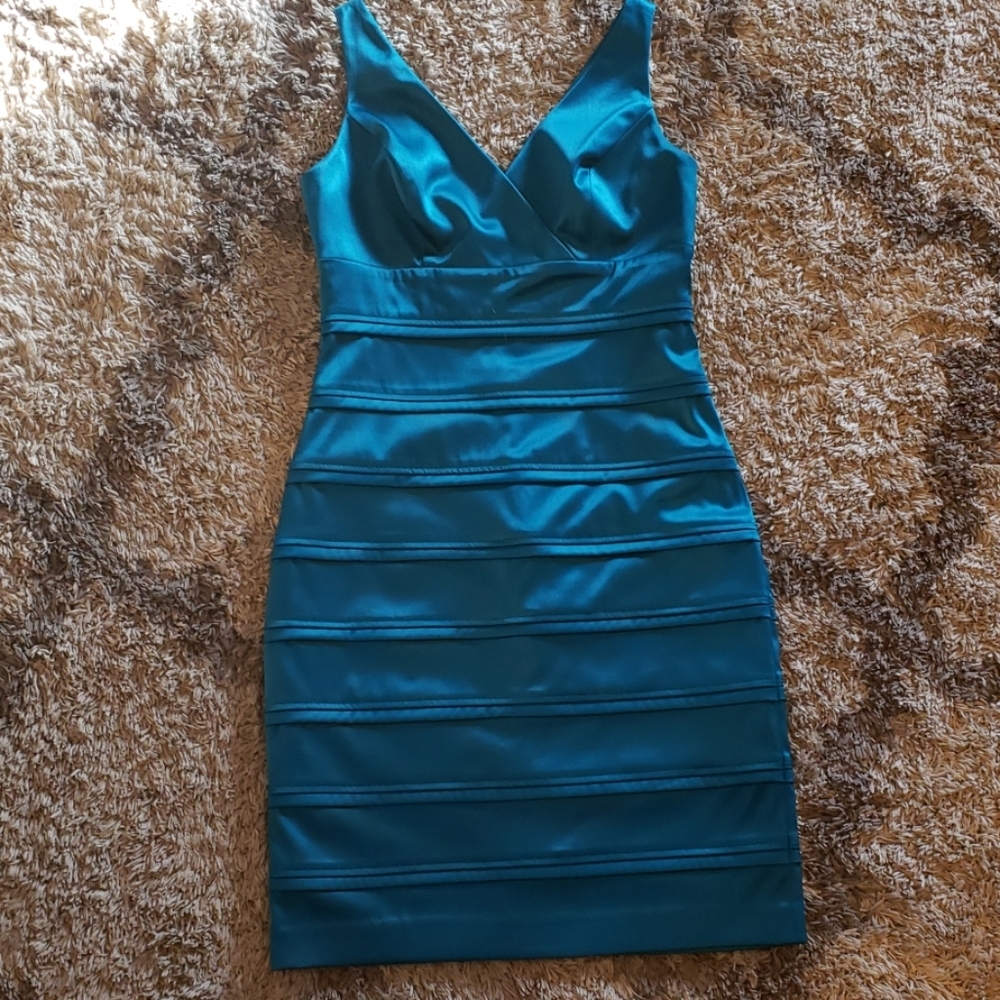 Women's cocktail dess